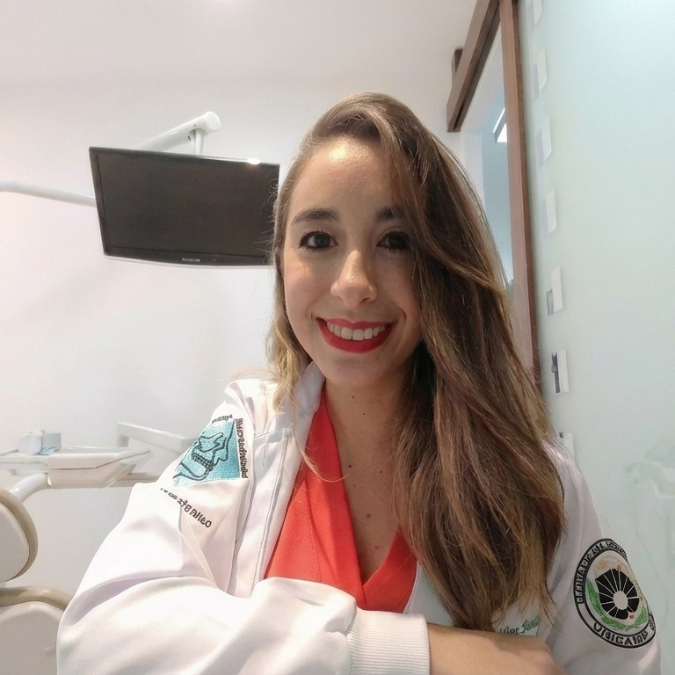 Dra. Fernanda Longue